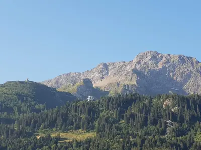 Ein allgemeiner Bergblick oder ein Berglick von der Ferienwohnung aus