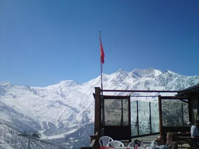Ein allgemeiner Bergblick oder ein Berglick von der Ferienwohnung aus