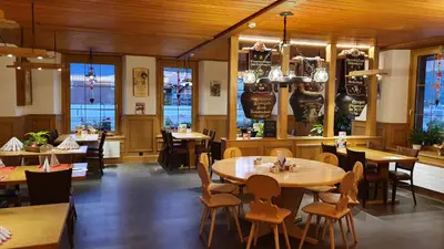 Ein Restaurant oder anderes Speiselokal in der Unterkunft Gasthof Hirschen in Wilderswil
