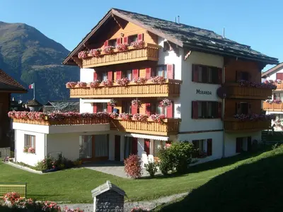 Ein allgemeiner Bergblick oder ein Berglick von der Ferienwohnung aus