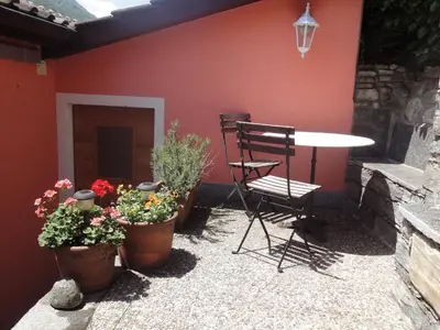 Ein Patio oder anderer Außenbereich in der Unterkunft Casa Aries & Studio Aurora - mit Pool, in Cavigliano nur 8 km von Ascona und Locarno entfernt