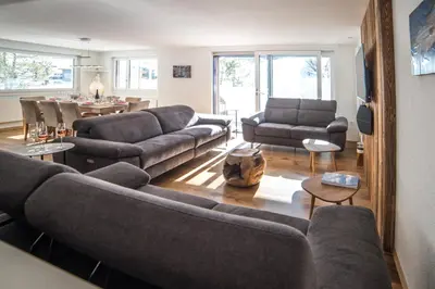 Ein Sitzbereich in der Unterkunft Haus Andy