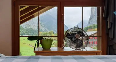 Ein allgemeiner Bergblick oder ein Berglick von der Ferienwohnung aus