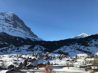 Ein allgemeiner Bergblick oder ein Berglick von der Ferienwohnung aus