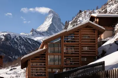 Ein allgemeiner Bergblick oder ein Berglick von des Hotels aus
