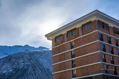 Ein allgemeiner Bergblick oder ein Berglick von des Hotels aus