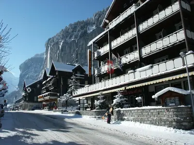 Ein allgemeiner Bergblick oder ein Berglick von des Hotels aus