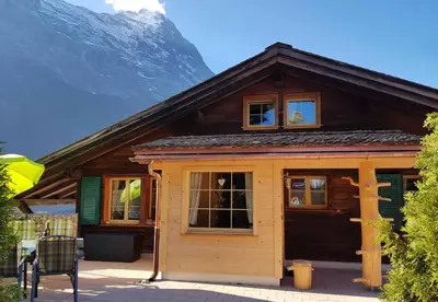 Ein allgemeiner Bergblick oder ein Berglick von der Ferienwohnung aus