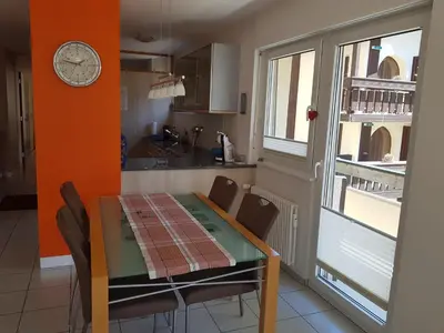 Küche/Küchenzeile in der Unterkunft Ferienwohnung Zayetta Orange Cube Nr. 11a