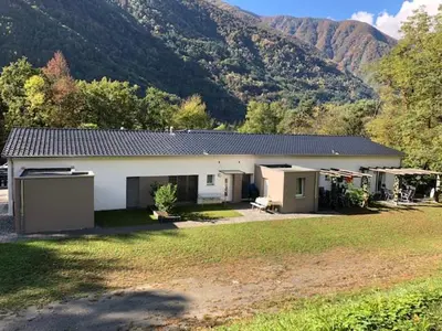 Ein allgemeiner Bergblick oder ein Berglick von der Ferienwohnung aus