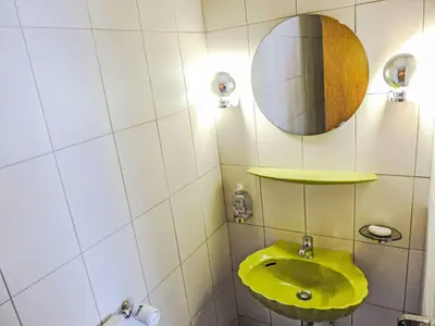 Ein Badezimmer in der Unterkunft Chalet Chalet Aglaia by Interhome