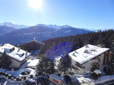 Ein allgemeiner Bergblick oder ein Berglick von der Ferienwohnung aus