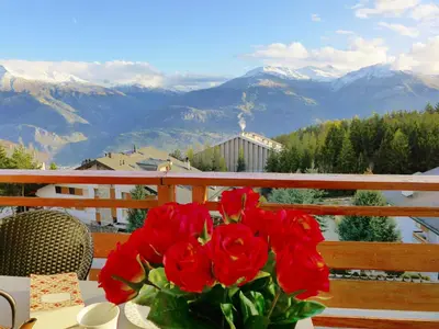 Ein allgemeiner Bergblick oder ein Berglick von der Ferienwohnung aus