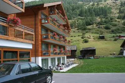 Ein allgemeiner Bergblick oder ein Berglick von des Hotels aus