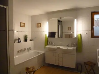 Ein Badezimmer in der Unterkunft B&B Haussener