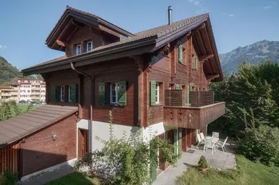 Ein allgemeiner Bergblick oder ein Berglick von der Ferienwohnung aus