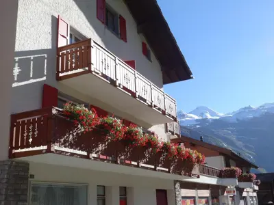 Ein allgemeiner Bergblick oder ein Berglick von der Ferienwohnung aus