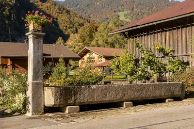 Ein allgemeiner Bergblick oder ein Berglick von des Chalets aus
