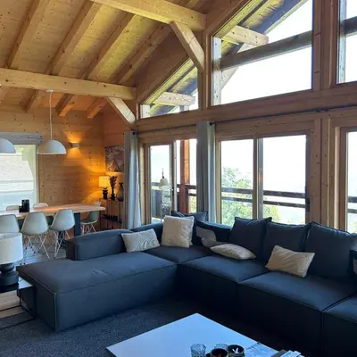 Ein Sitzbereich in der Unterkunft Be Cool SAUNA & LUXURY chalet 10 pers by Alpvision Résidences