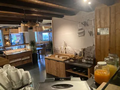 Getränke in der Unterkunft Lifestyle & Spa Hotel Grächerhof