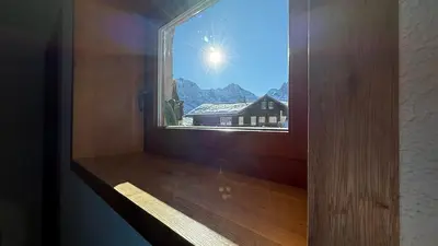 Ein allgemeiner Bergblick oder ein Berglick von des Hotels aus