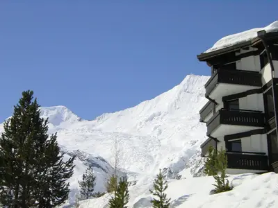 Ein allgemeiner Bergblick oder ein Berglick von der Ferienwohnung aus
