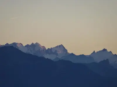 Ein allgemeiner Bergblick oder ein Berglick von der Ferienwohnung aus