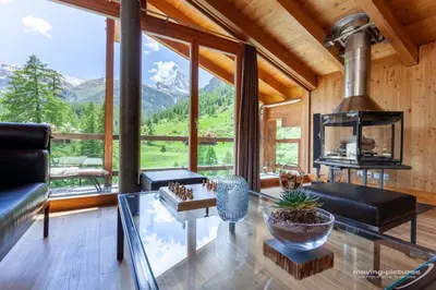 Ein allgemeiner Bergblick oder ein Berglick von des Hotels aus