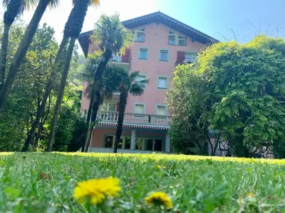 Ein Garten an der Unterkunft Hotel al Ponte Antico