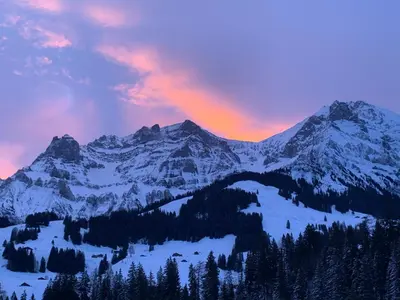 Ein allgemeiner Bergblick oder ein Berglick von der Ferienwohnung aus