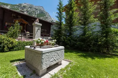 Ein allgemeiner Bergblick oder ein Berglick von der Ferienwohnung aus