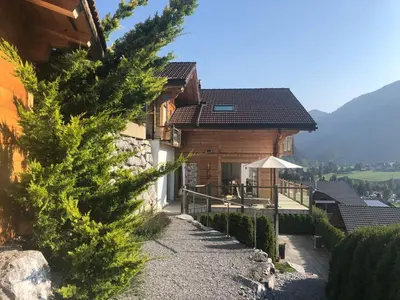 Ein allgemeiner Bergblick oder ein Berglick von der Ferienwohnung aus