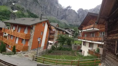 Ein allgemeiner Bergblick oder ein Berglick von des Chalets aus