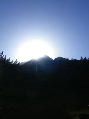 Ein allgemeiner Bergblick oder ein Berglick von des Chalets aus