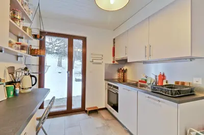 Küche/Küchenzeile in der Unterkunft Modern and well equipped apartment, 500m from the 4 Vallées ski area