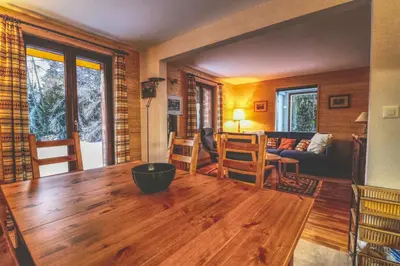 Ein Sitzbereich in der Unterkunft Beautiful apartment in the Mayens de Sion, 500m from the Ours piste - 4 Vallées