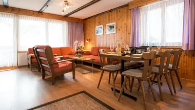 Ein Sitzbereich in der Unterkunft Haus Alba