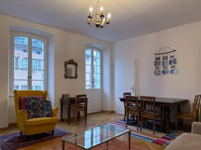 Ein Sitzbereich in der Unterkunft Charmant appartement au cœur de Sion