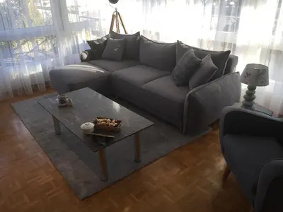 Ein Sitzbereich in der Unterkunft Lake View Apartment