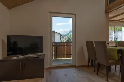 Ein allgemeiner Bergblick oder ein Berglick von der Ferienwohnung aus