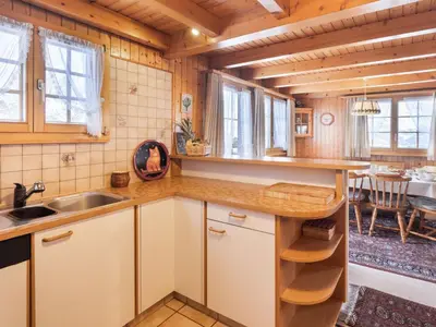 Küche/Küchenzeile in der Unterkunft Chalet Eloise by Interhome