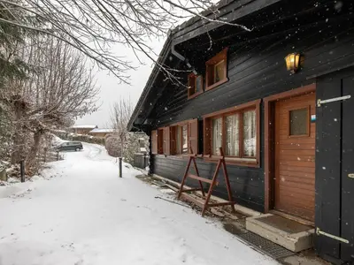 Chalet Sven Heul by Interhome im Winter