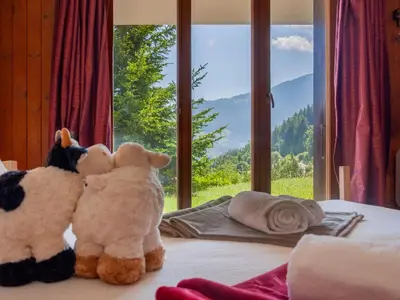 Ein allgemeiner Bergblick oder ein Berglick von des Chalets aus