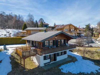 Das Gebäude in dem sich das Chalet befindet