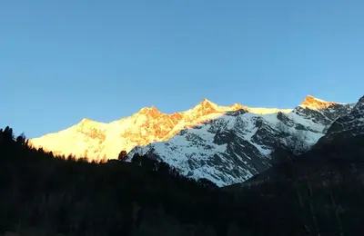 Ein allgemeiner Bergblick oder ein Berglick von der Ferienwohnung aus