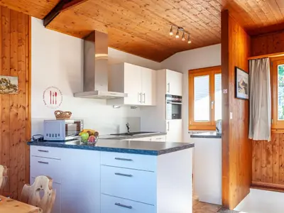 Küche/Küchenzeile in der Unterkunft Chalet Mustela by Interhome