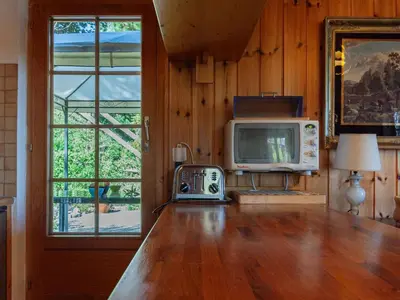 Küche/Küchenzeile in der Unterkunft Chalet Valet de Coeur by Interhome