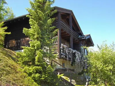 Das Gebäude in dem sich das Chalet befindet