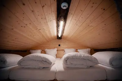 Ein Bett oder Betten in einem Zimmer der Unterkunft Le Mayen de Colombire