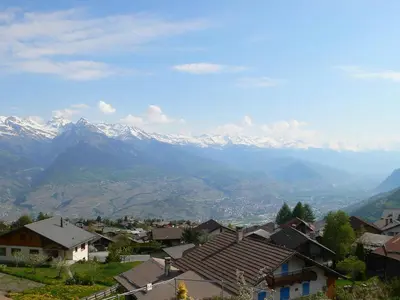 Ein allgemeiner Bergblick oder ein Berglick von der Ferienwohnung aus